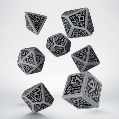 Набор кубиков Dwarven Gray & black Dice Set (7 шт.)