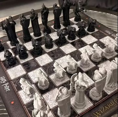 Настільна гра Шахи Гаррі Поттер (Harry Potter Wizards Chess Set)